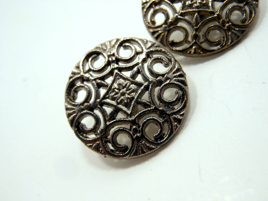 KARMELLING 10pc Alloy Metal Sewing Shank Buttons, Antiqued Silver Flower Carved Round Buttons 19mm x18mm(6/8 x 6/8)