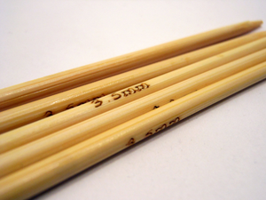 Double Pointed Bamboo Knitting Needles Sizes US 0-8 Metric 2mm - 5mm Extra Long 10"