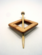 Mother of Pearl Square Shawl Pin "Nuuka"