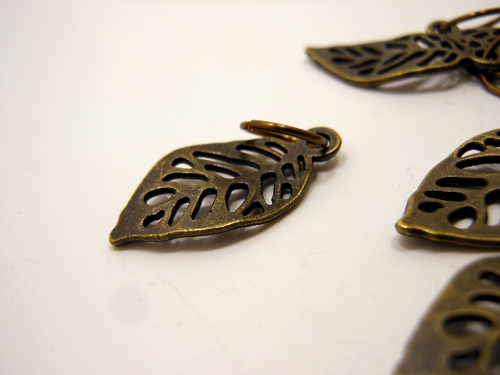 Robles: Set of 6 Leaf Stitch Markers