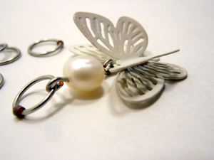 Handmade Snagless Metal Stitch Markers ~ White 3D Butterfly with Pearl ~ Set of 10