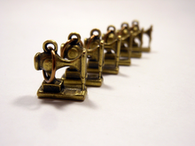 Vintage Sewing Machines: Set of 6 Stitch Markers